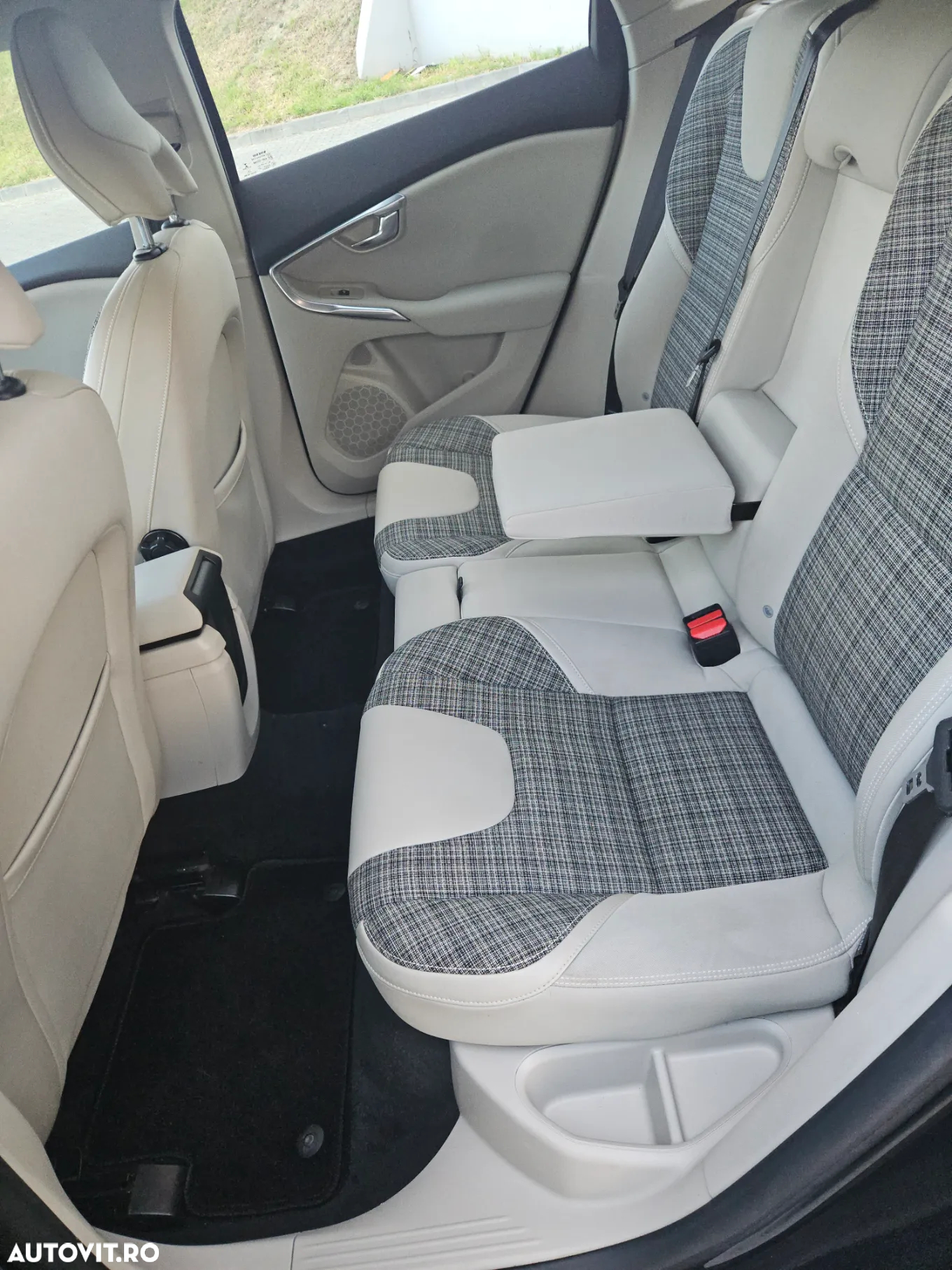 Volvo V40 D2 DRIVe Momentum - 12