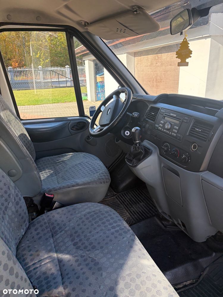 Ford Transit 2011 photo 2