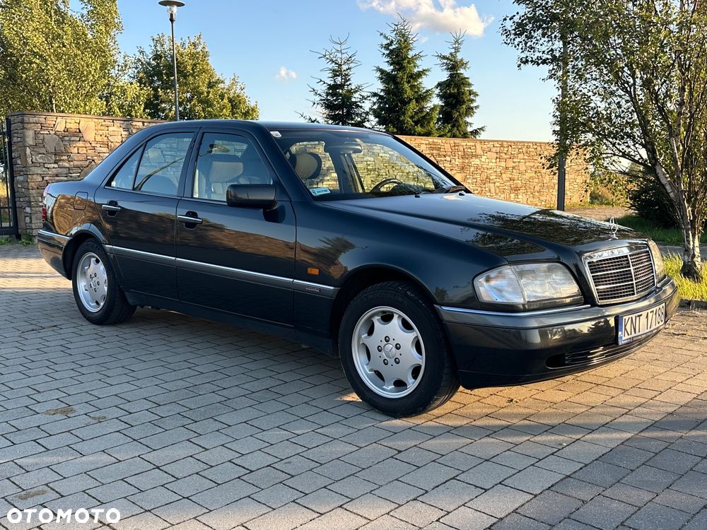 Mercedes-Benz Klasa C 180 Elegance - 4