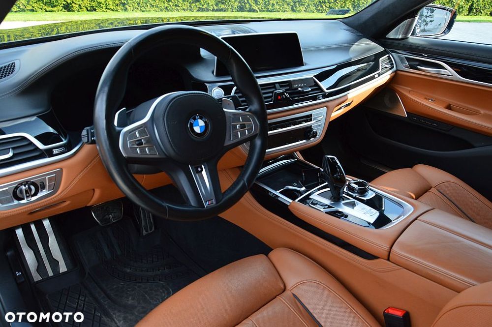 BMW Seria 7 750Ld xDrive sport - 13