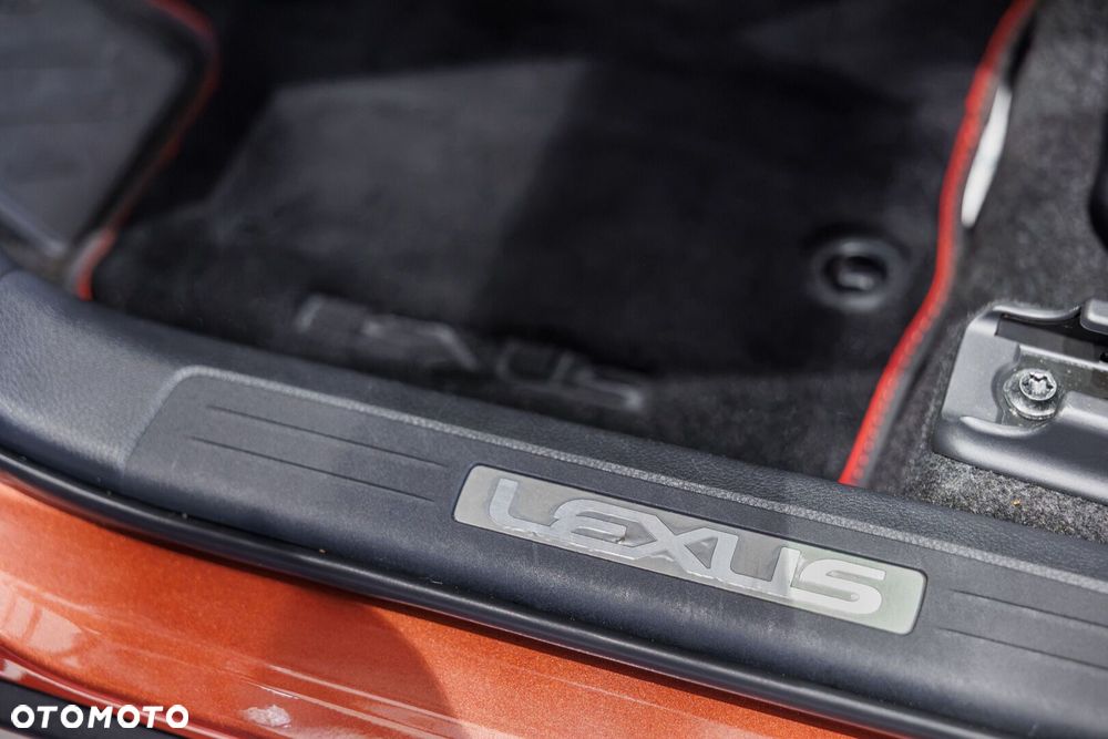 Lexus LBX 1.5 Hybrid Emotion - 30