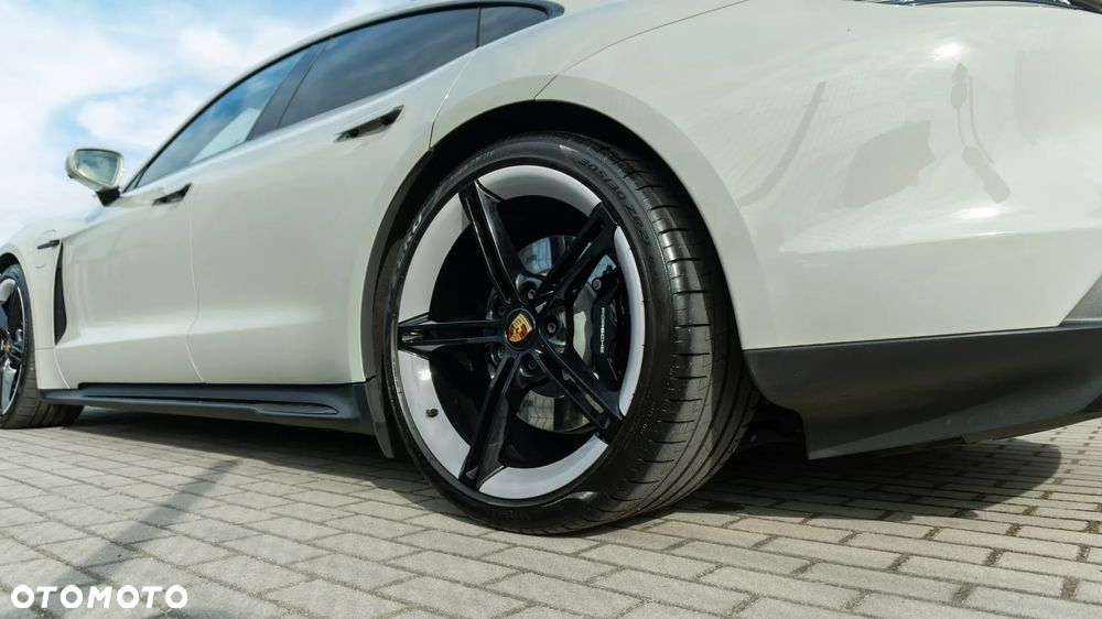 Porsche Taycan GTS - 5
