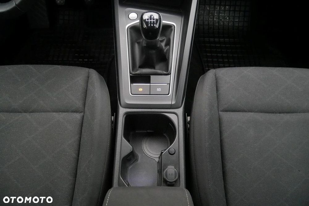 Volkswagen Golf - 11