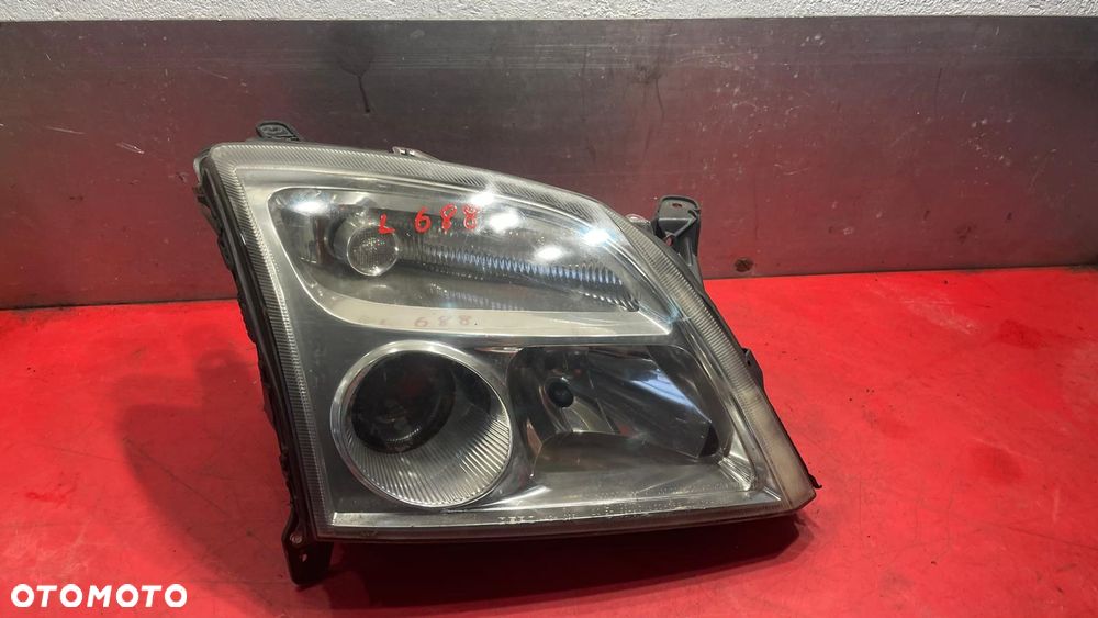 REFLEKTOR PRAWY LAMPA PRZÓD OPEL VECTRA C - 1