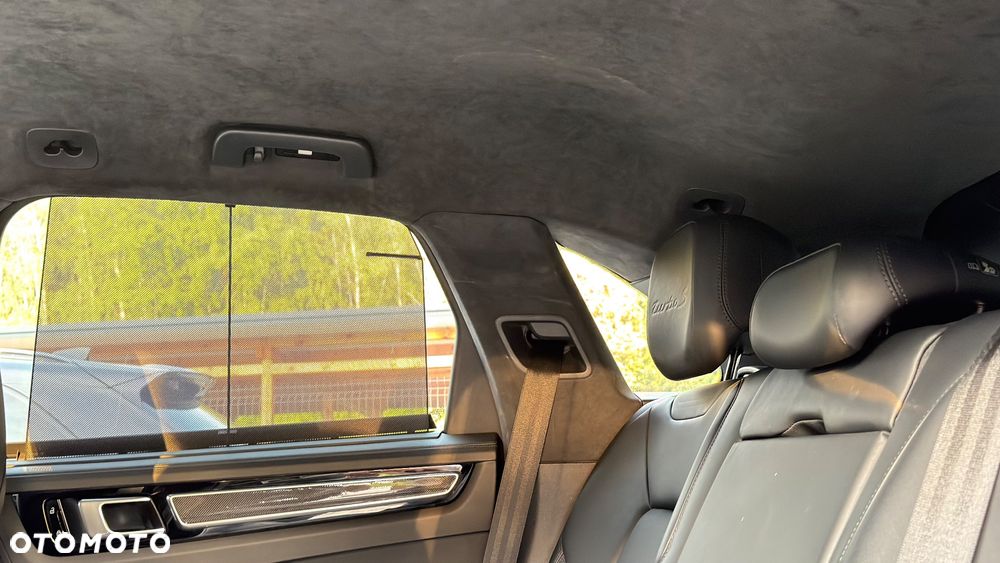 Porsche Cayenne - 22