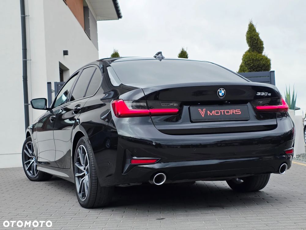 BMW Seria 3 330e Sport Line - 28