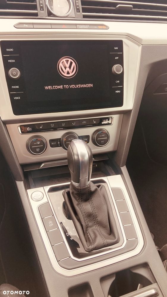 Volkswagen Passat 2.0 TDI SCR DSG Business - 11
