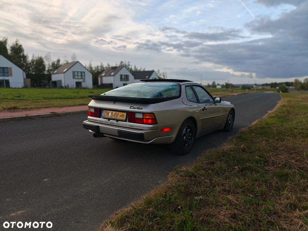 Porsche 944 2.5 Turbo - 10
