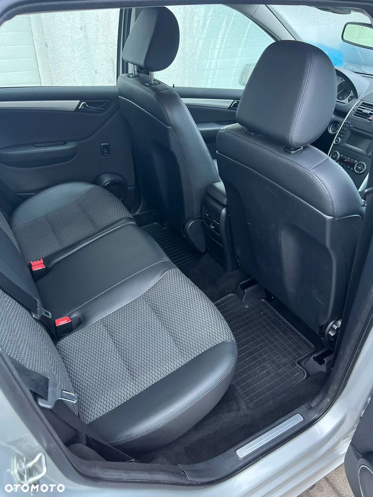 Mercedes-Benz Klasa A 200 CDI Autotronic Avantgarde - 28