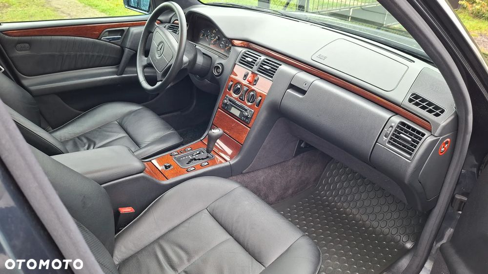 Mercedes-Benz Klasa E - 1