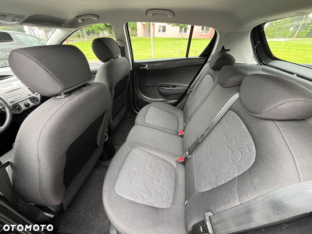 Hyundai i20 1.2 FIFA WM Edition - 21