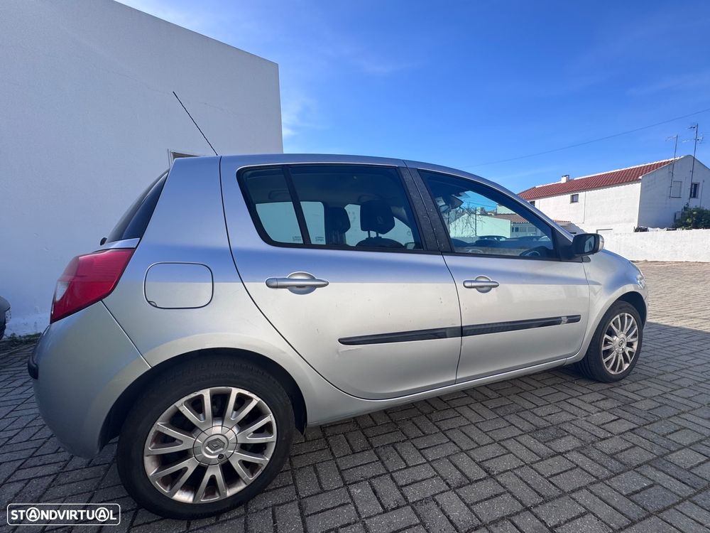Renault Clio 1.4 16V Dynamique Luxe - 2