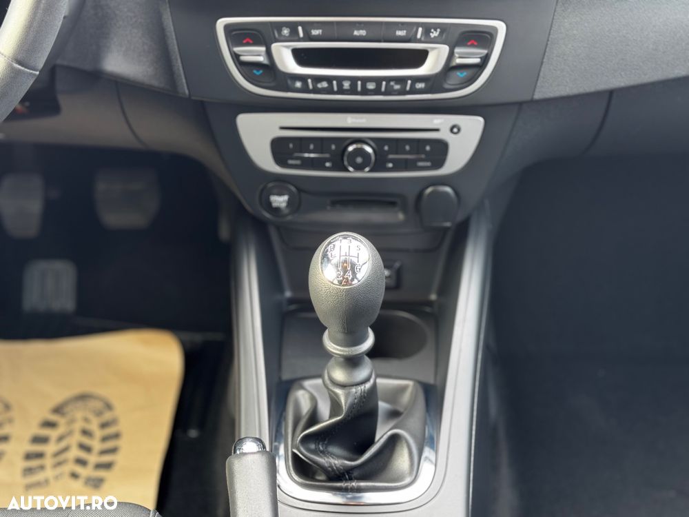 Renault Megane dCi 95 FAP Paris Business - 17