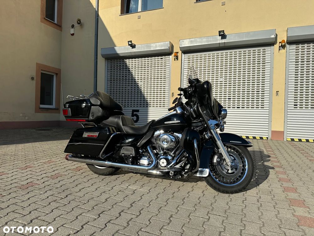 Harley-Davidson FLHTCU Ultra - 1