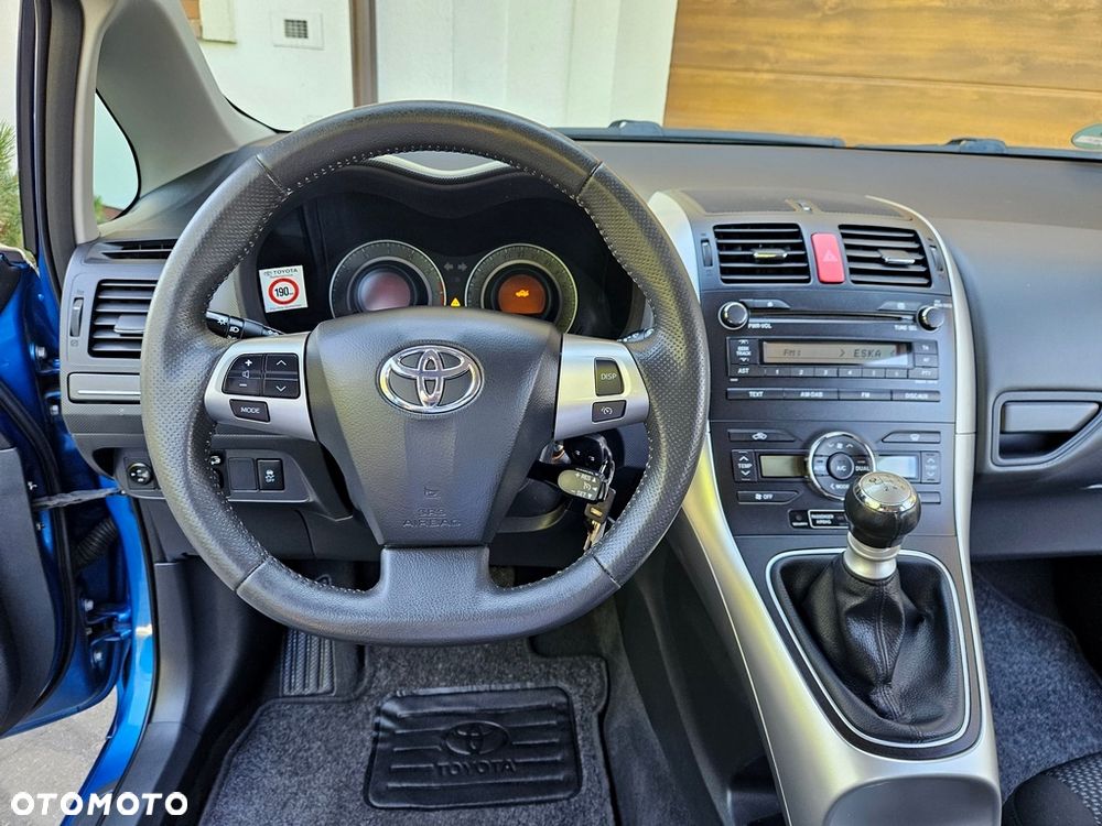 Toyota Auris - 16