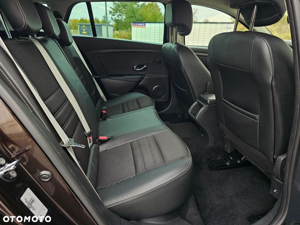 Renault Megane ENERGY TCe 130 BOSE EDITION - 16