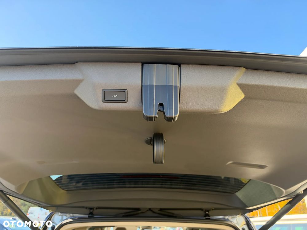 Volkswagen Multivan 2.0 TDI L2 Edition DSG - 17