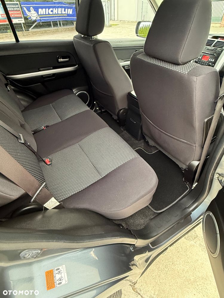 Suzuki Grand Vitara 2.0 Comfort Family - 17