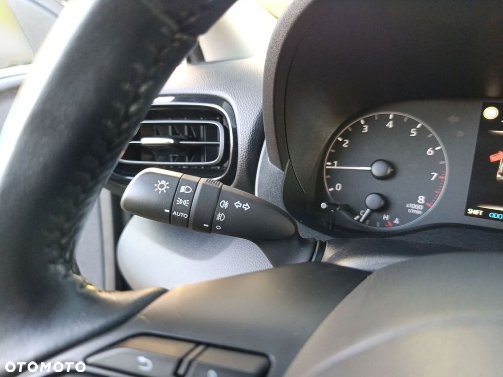 Toyota Yaris 1.5 Comfort - 35