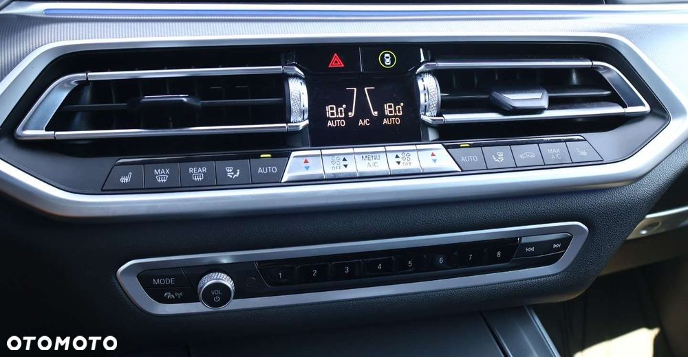 BMW X5 xDrive40d mHEV - 29
