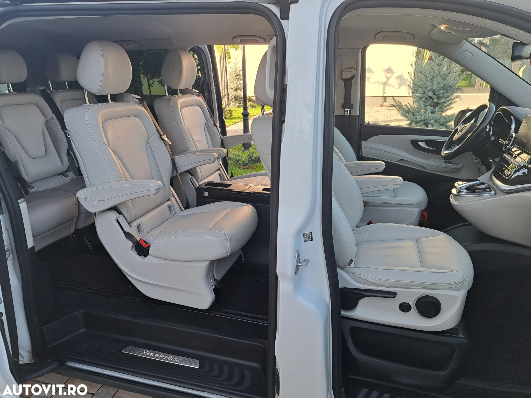 Mercedes-Benz V - 8