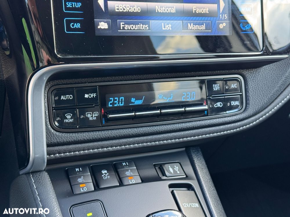 Toyota Auris 1.8 L VVT-i Hybrid Sol + - 26