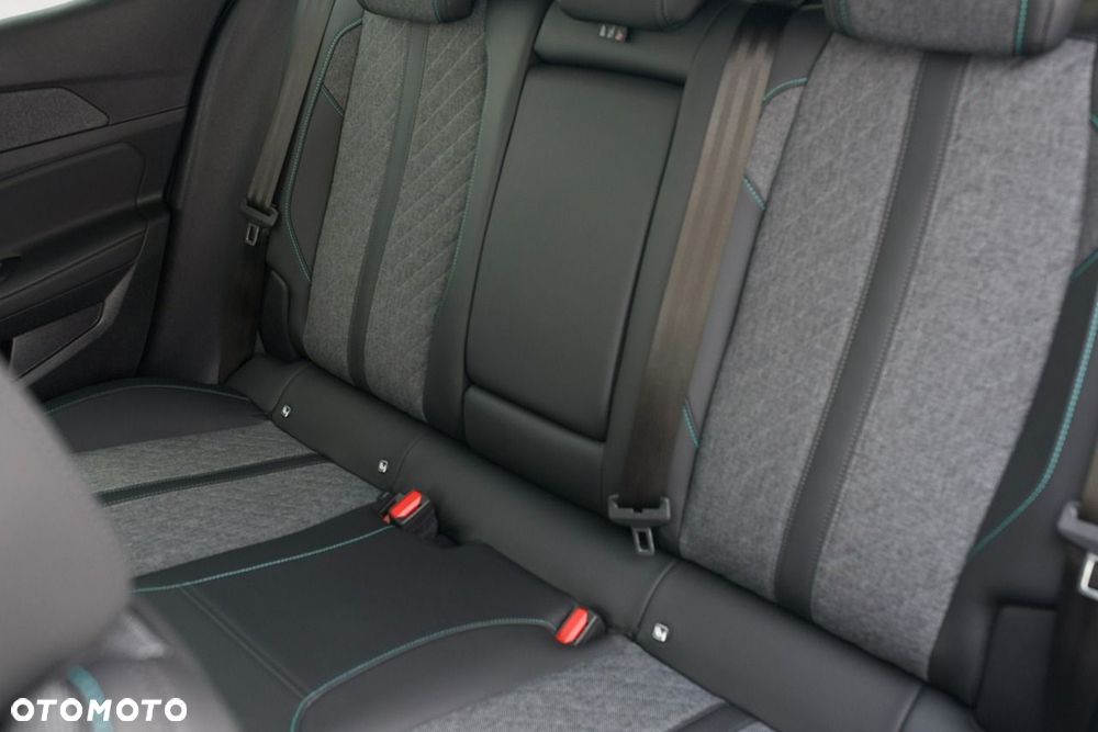 Peugeot 408 1.2 PureTech Allure S&S EAT8 - 29