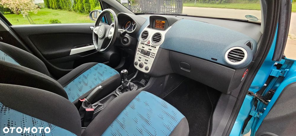 Opel Corsa 1.4 16V Satellite - 9