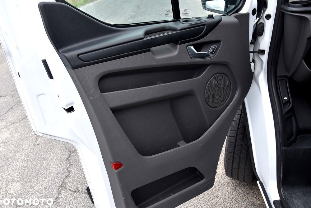 Ford TRANSIT CUSTOM 300 L2H1 - 16