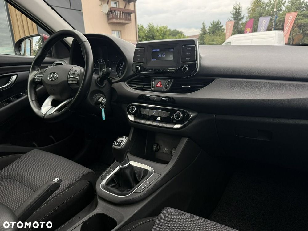 Hyundai i30 1.5 DPI Classic + - 14