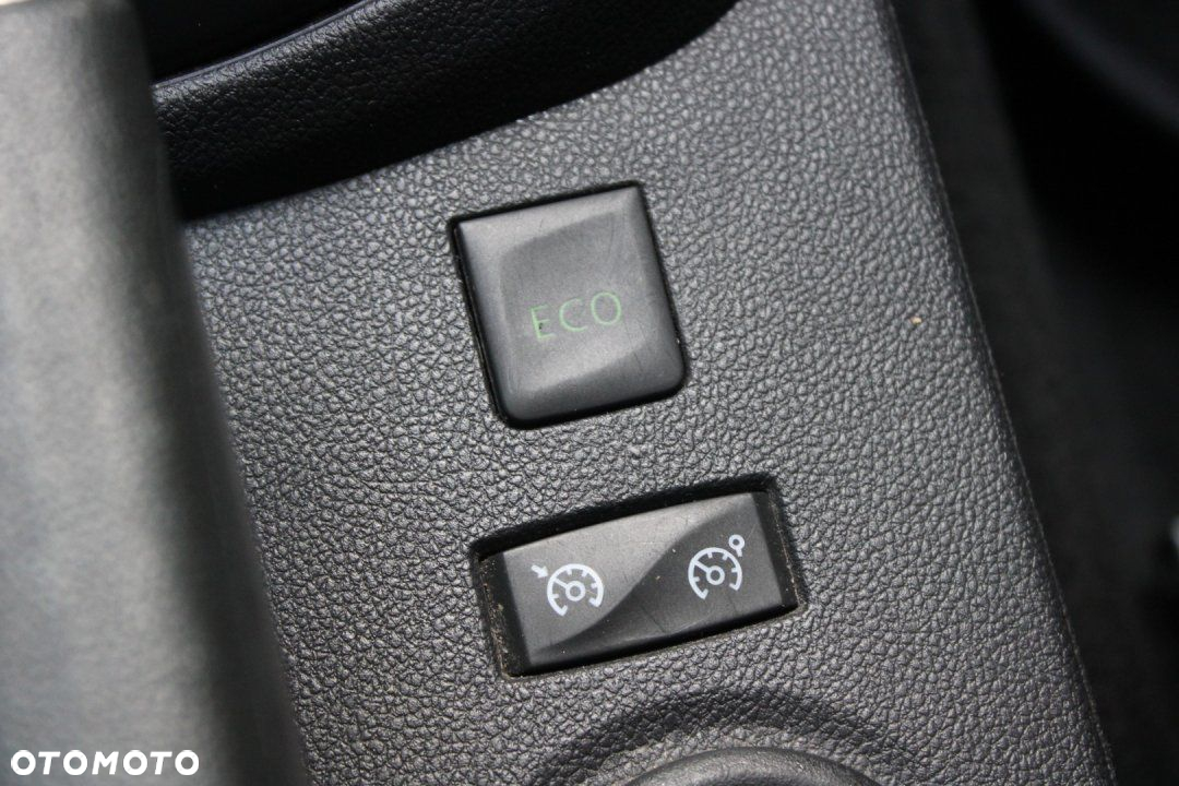 Renault Captur - 31