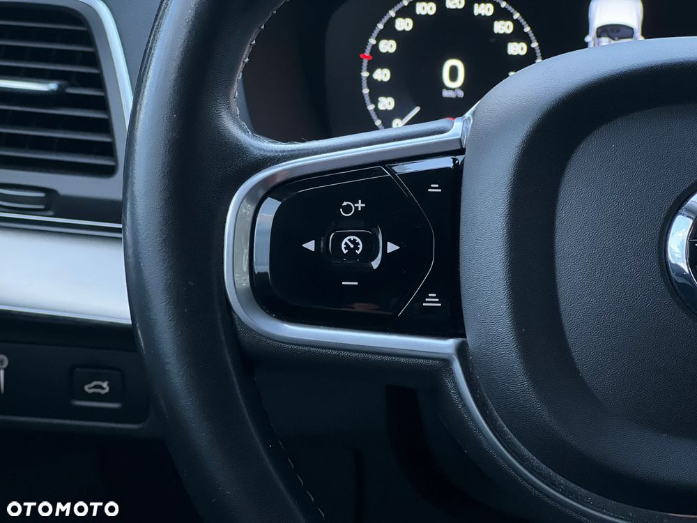 Volvo XC 90 - 18