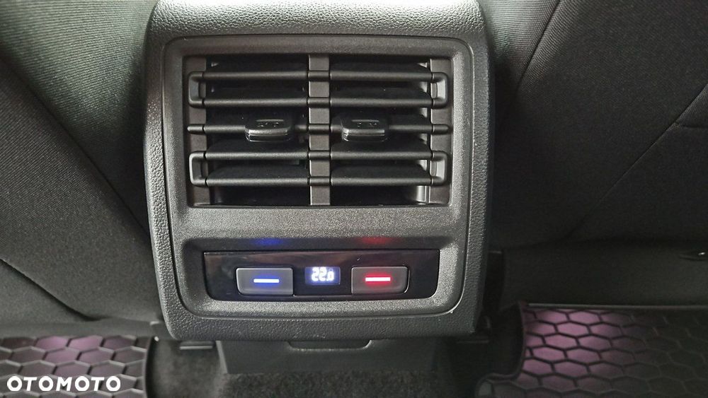 Volkswagen Golf - 23