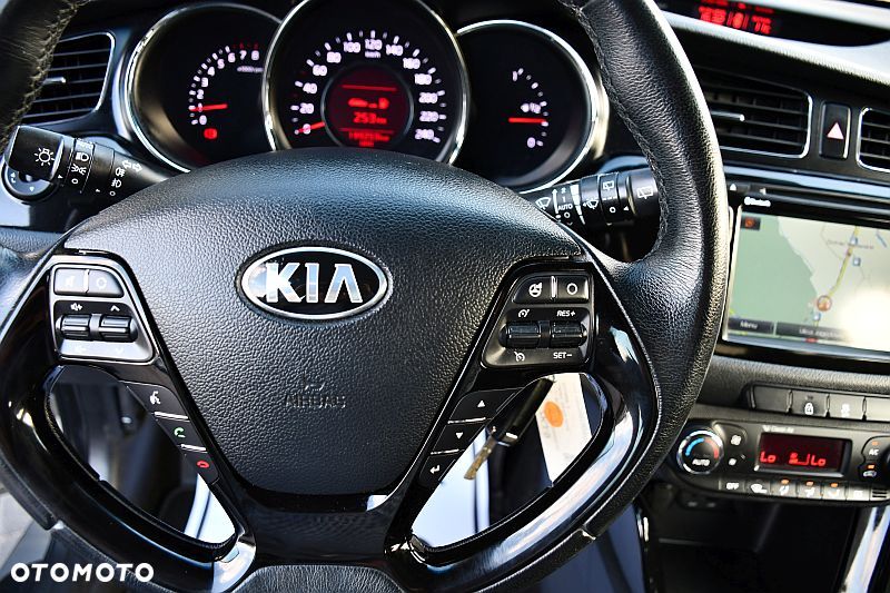 Kia Ceed 1.6 GDI Platinum Edition - 18
