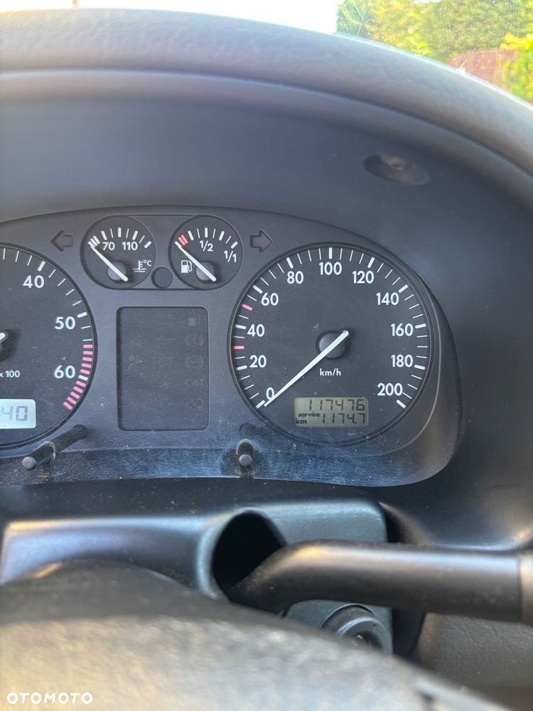 Volkswagen Polo - 35