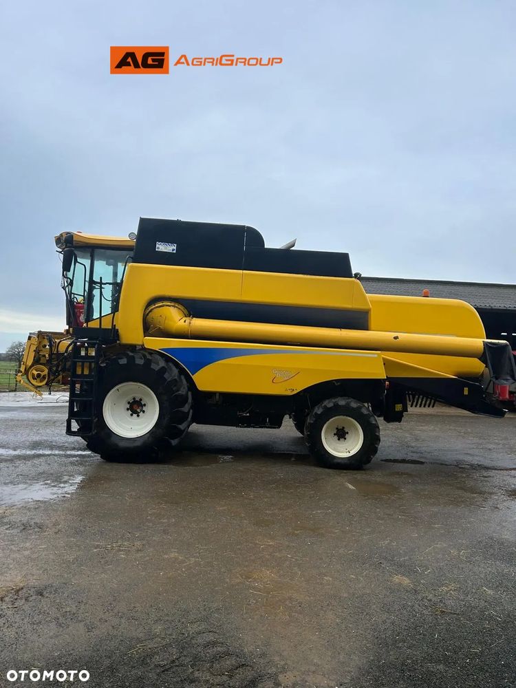 New Holland CSX 7070 - 7