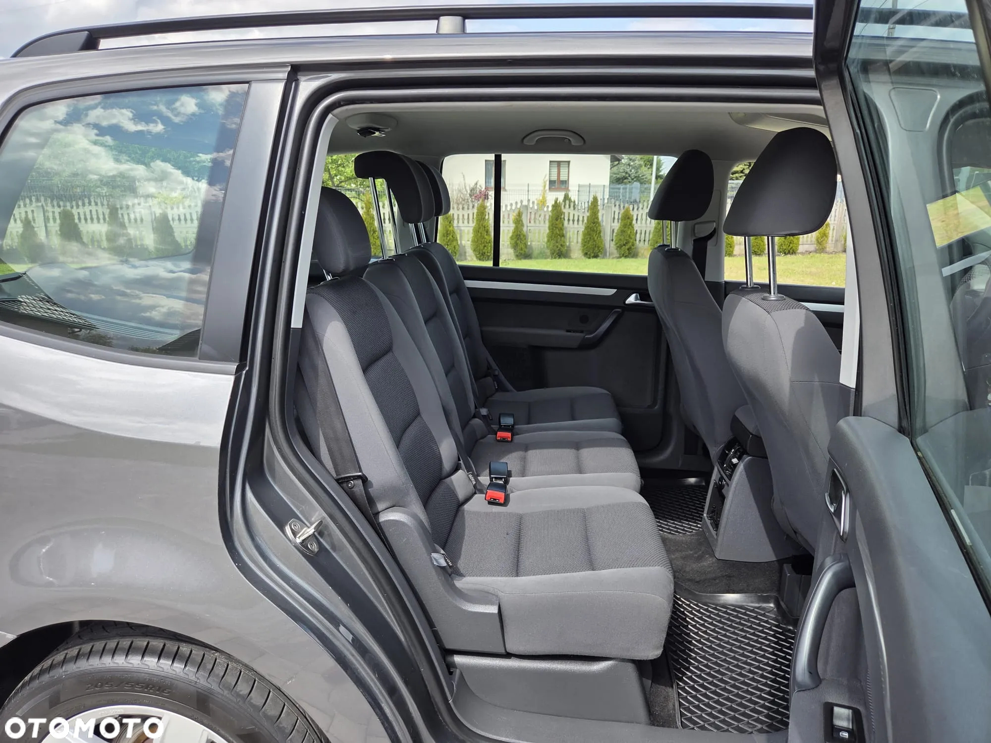 Volkswagen Touran 1.6 TDI DPF BlueMotion Technology Highline - 14