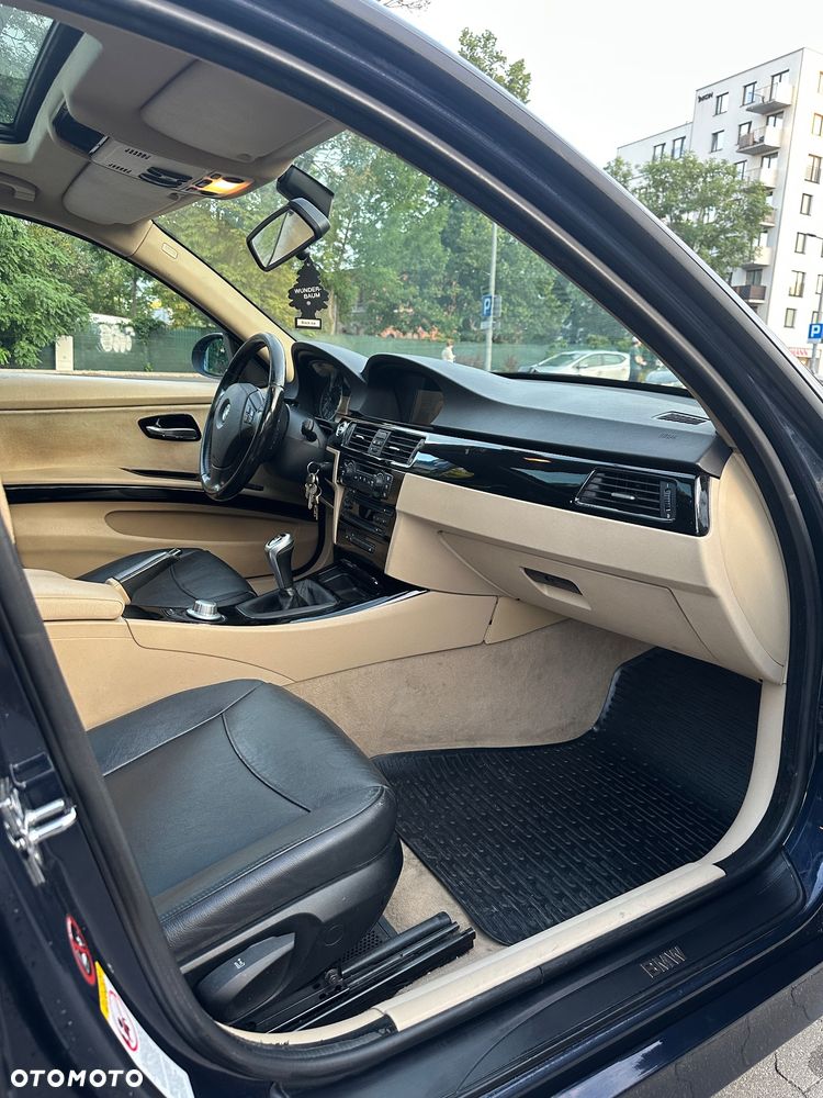 BMW Seria 3 320d - 5
