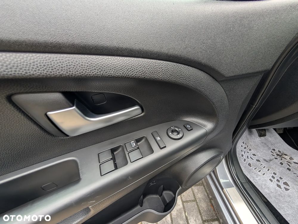 Kia Venga 1.6 L - 25