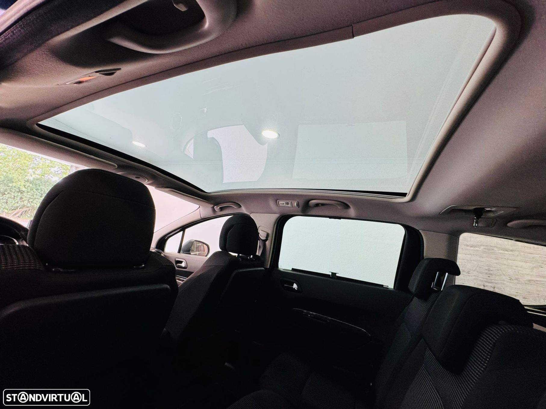 Peugeot 5008 1.6 E-HDi 7L Active 2-Tronic - 27