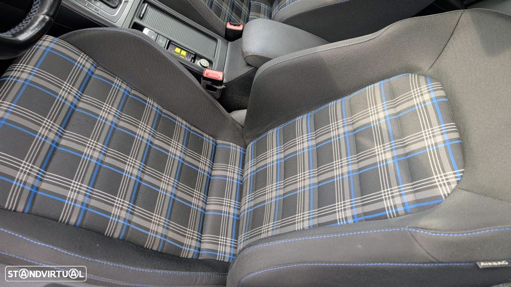 VW Golf 1.4 GTE Plug-In-Hybrid DSG - 13