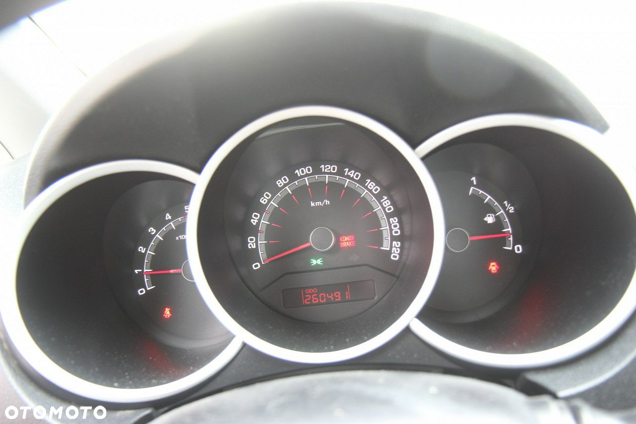 Kia Venga - 18