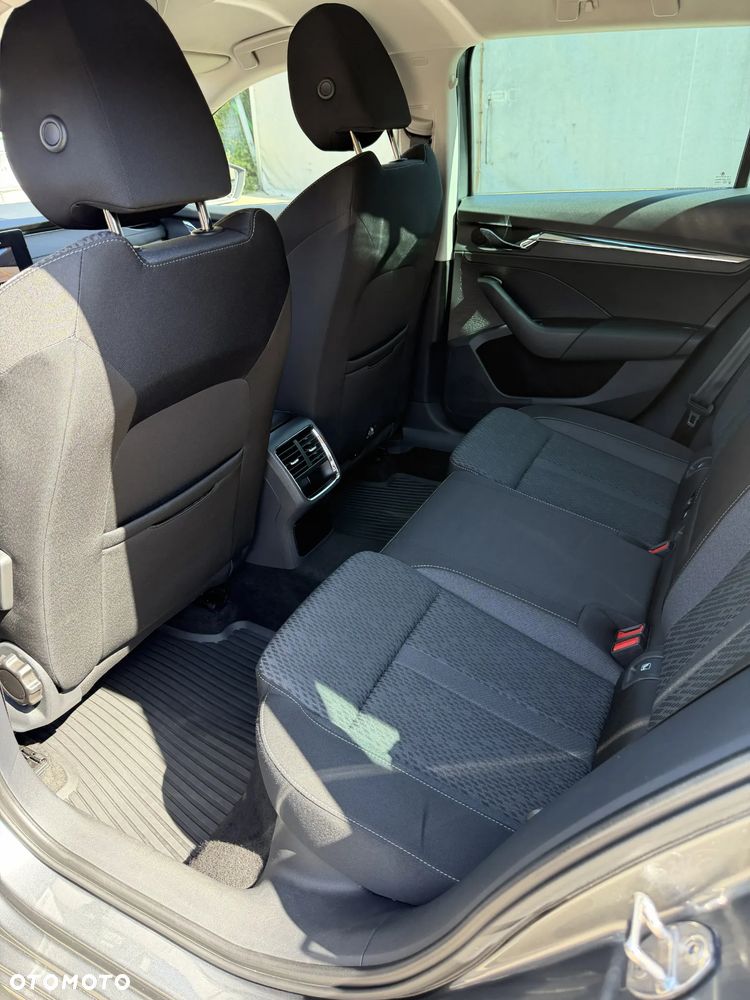 Skoda Octavia 2.0 TDI Style DSG - 9