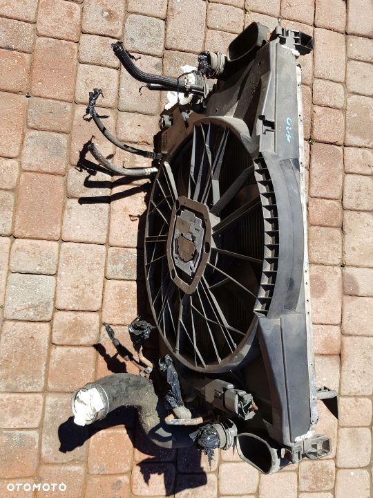 Mercedes W211 2.2 Pas Przedni Komplet Chłodnic - 1