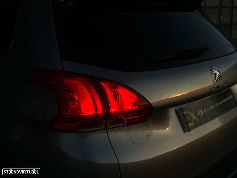 Peugeot 2008 1.2 PureTech Allure - 6