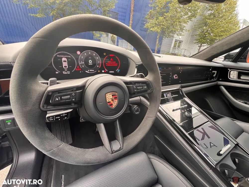 Porsche Panamera GTS - 12