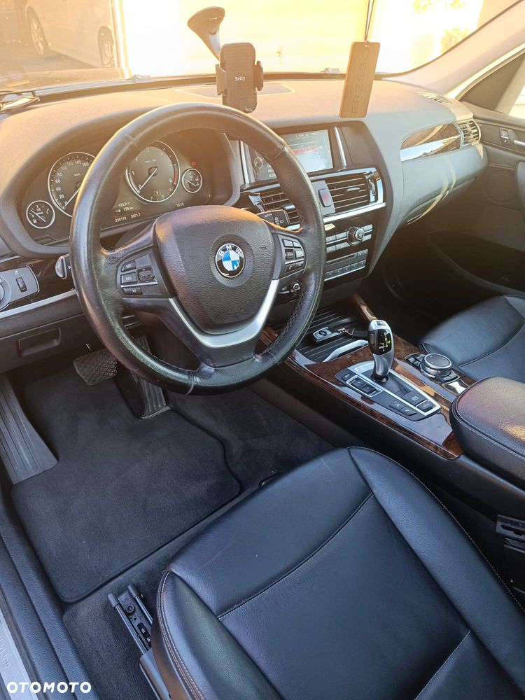 BMW X3 xDrive20d Advantage - 12