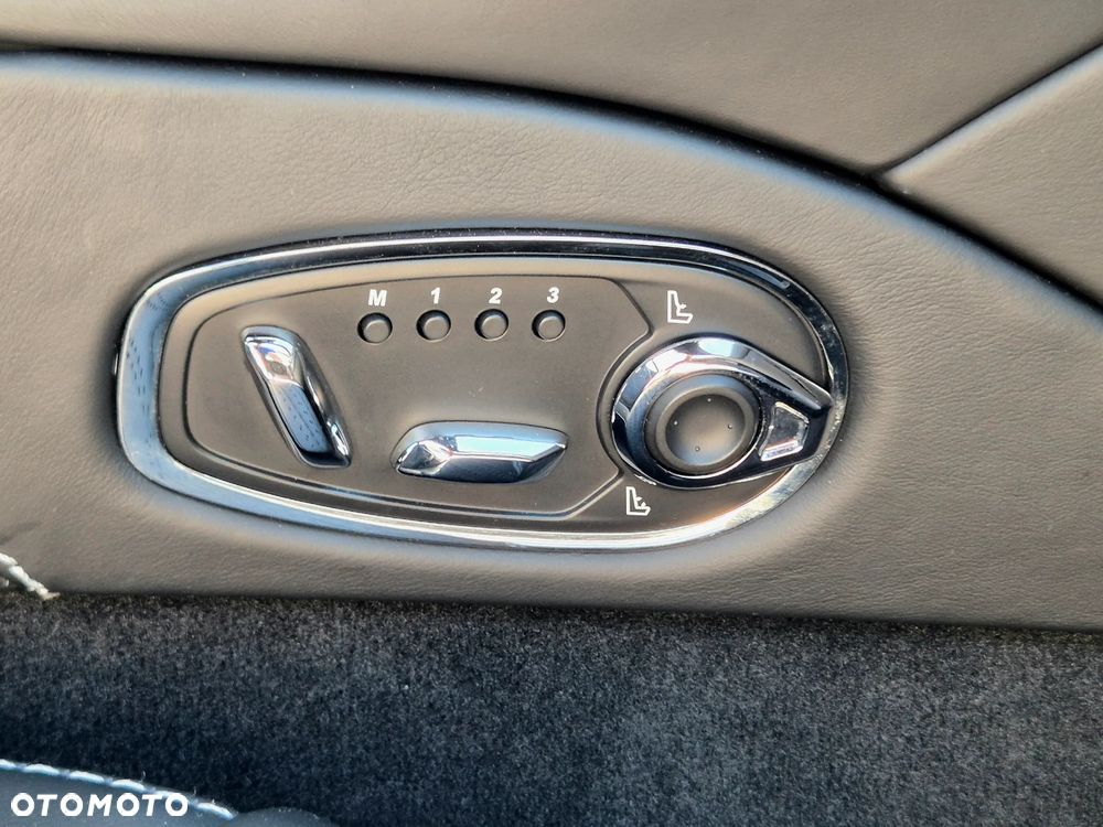 Aston Martin DB11 - 22