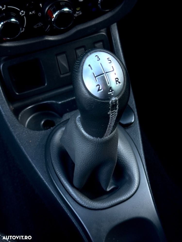 Dacia Duster 1.6 16V 105 4x2 Laureate - 32