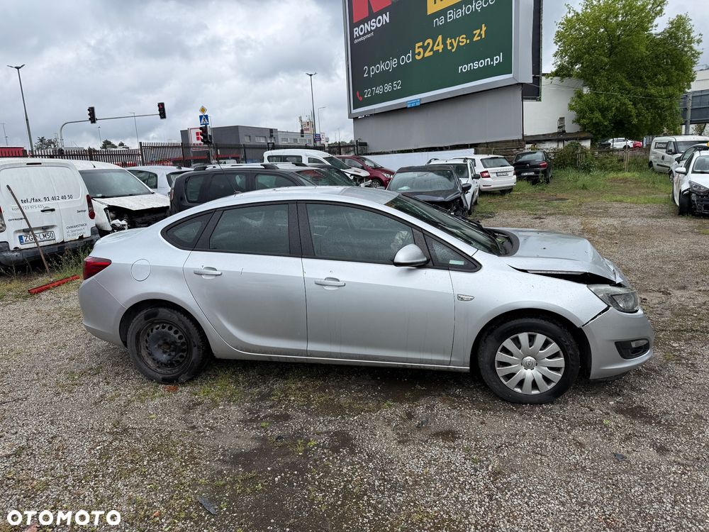 Opel Astra 1.4 T Business EU6 - 10